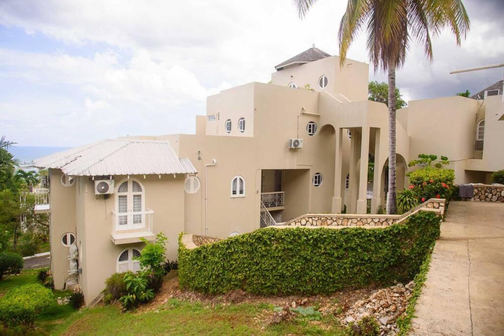 Czar'S Citadel-2 Bedroom Apt 23E At Columbus Heights Ocho Ríos Exterior foto